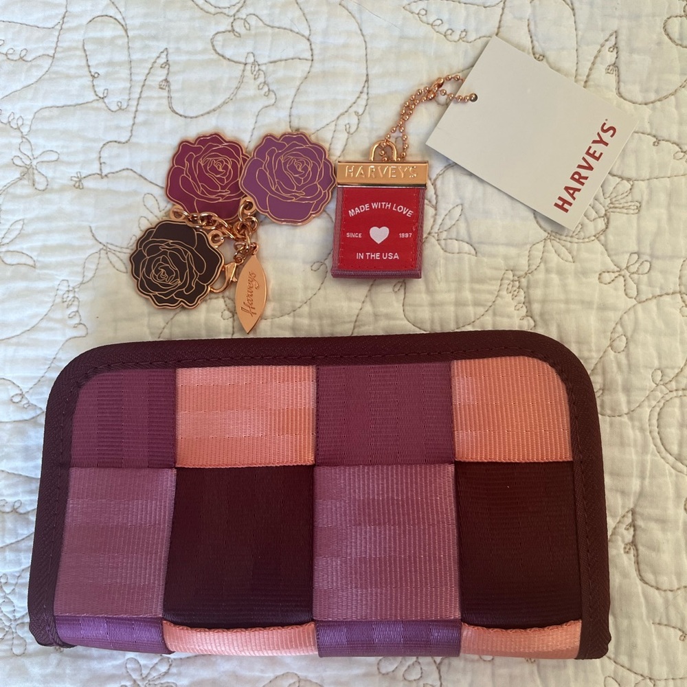 Harvey’s seatbelt bag SASTR classic wallet - EEEUC includes tags and charm